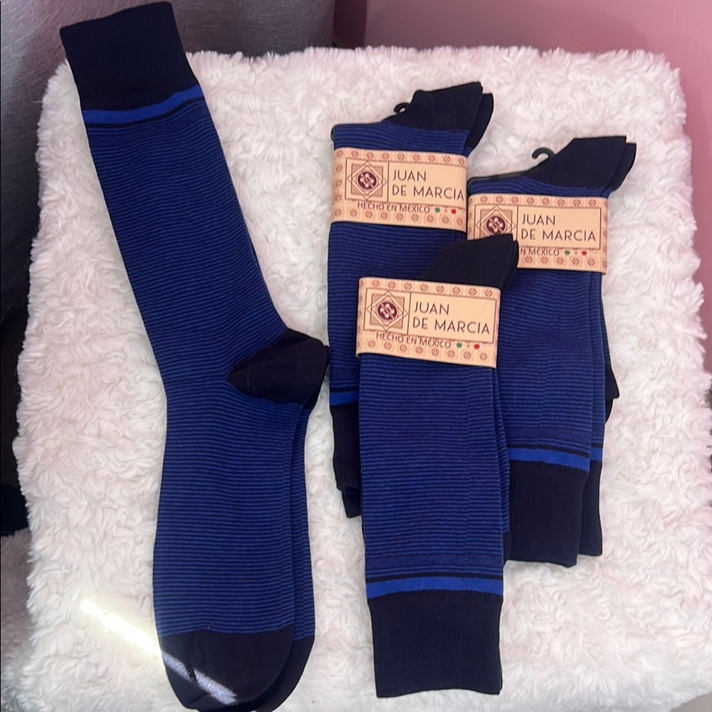 NEW Men's Blue Socks